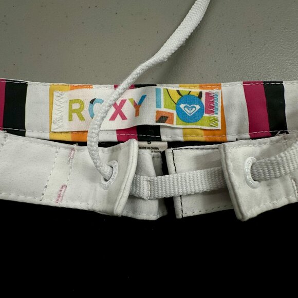 ROXY WOMEN'S BOARD SHORTS BLACK WITH WHITE TRIM SIZE 5 JUNIORS - Picture 5 of 14